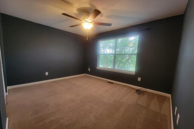 Building Photo - 3110 Crest Ridge Cir SW