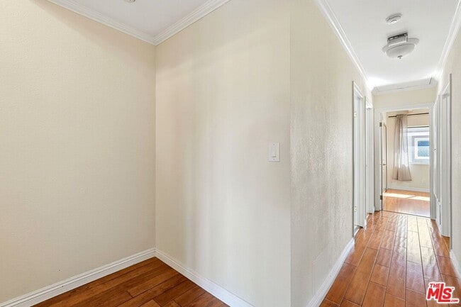 Building Photo - 2406 Aviation Blvd