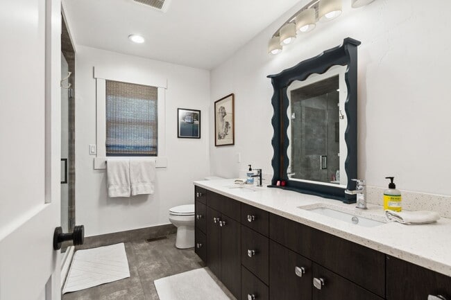 Building Photo - 2 bedroom, 1 bath house with Whitefish Lake Access