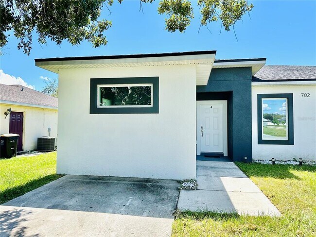 Building Photo - 702 Bluebill Pl