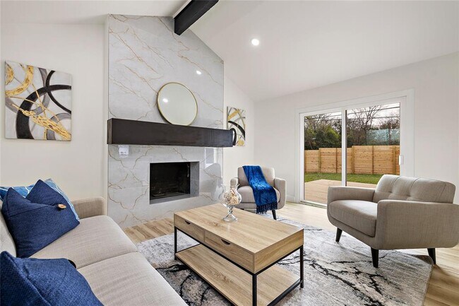 Building Photo - 2927 Norwood Hill Rd