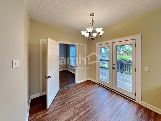 Building Photo - 102 Fairgrove Cir