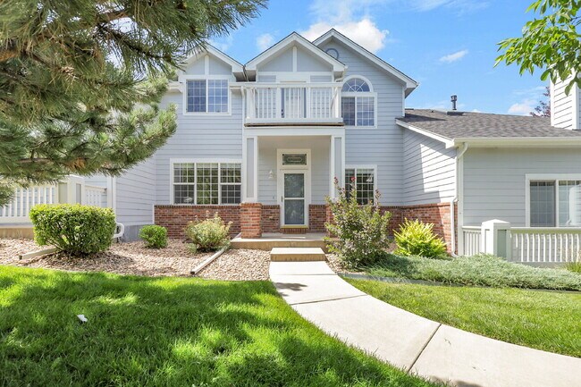 Building Photo - $2,640.95- 3 Bed, 3 Bath Townhome in Aurora with Central AC, In Unit Laundry and Patio Space!