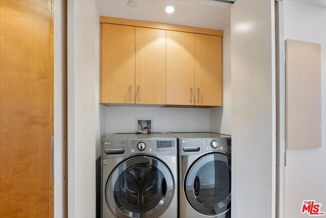 Building Photo - 2301 10th St