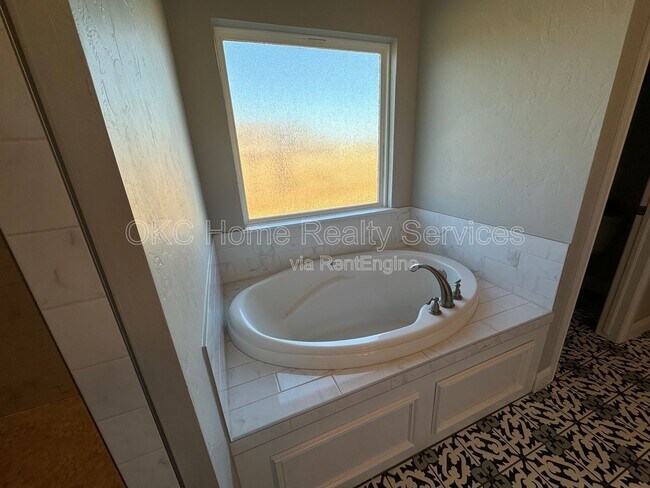 Building Photo - 5709 Asheville Wy