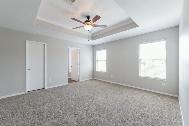 Building Photo - 2811 Roaring Oaks Ln