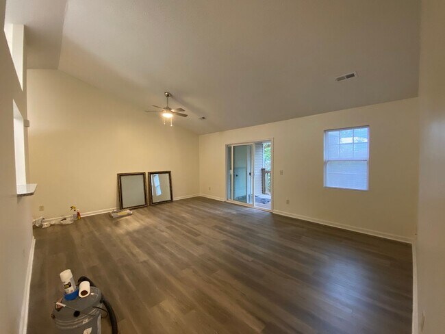 Building Photo - 5140 Greenville Loop Rd