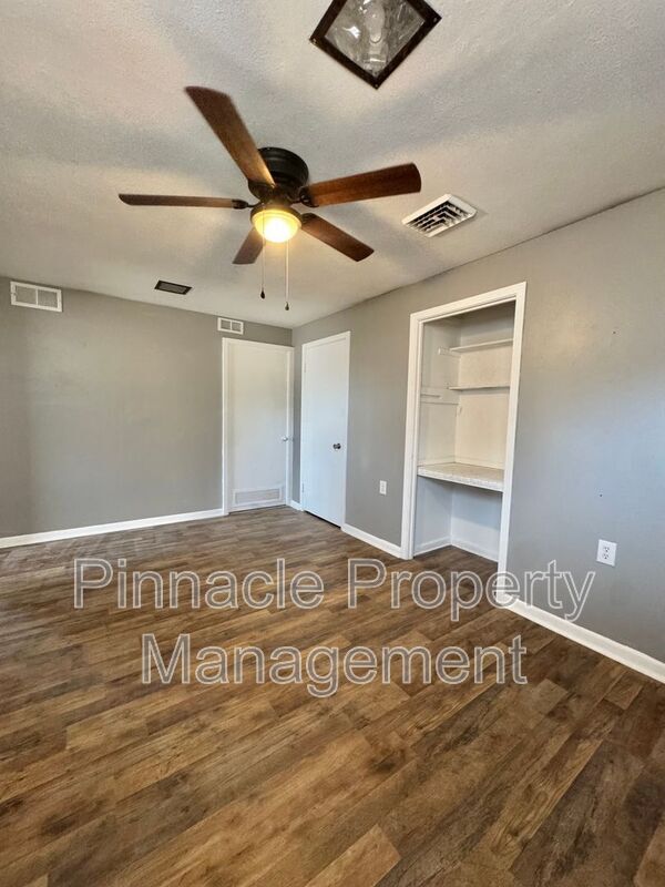 Building Photo - 2528 W Avenue N