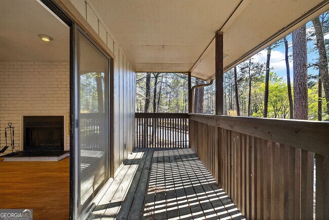 Building Photo - 903 Cumberland Ct SE