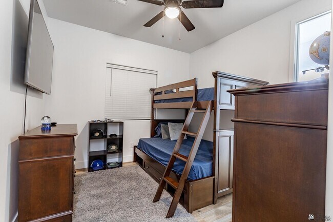 Building Photo - 3559 S Dana Dr