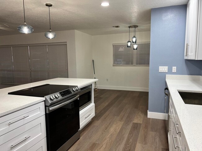 Building Photo - 1934 Wallace Ave