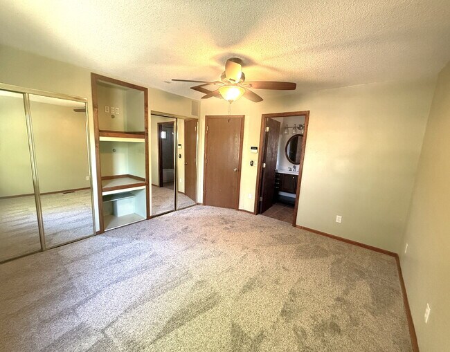 Building Photo - Wonderful 2 Bedroom and Loft on Large Lot and Backs to Open Space!