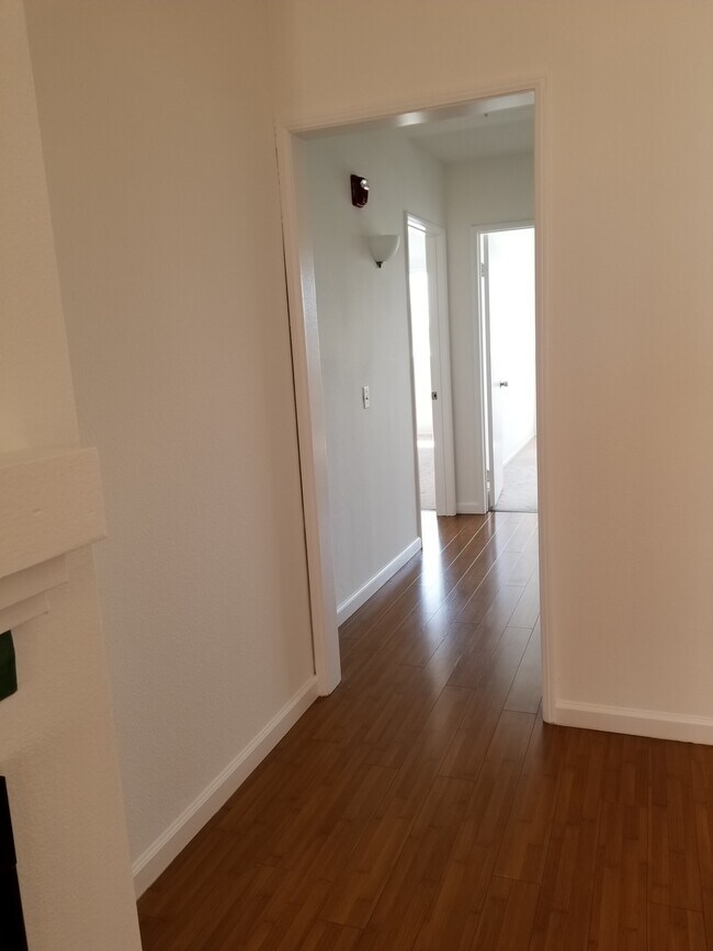 Building Photo - 5440 Thornburn St