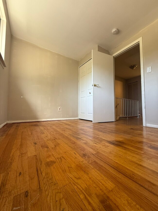 Building Photo - 105 S Christine Cir