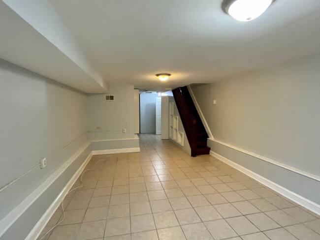 Building Photo - Remodeled 2 Bedroom Townhome in Highlandtown!