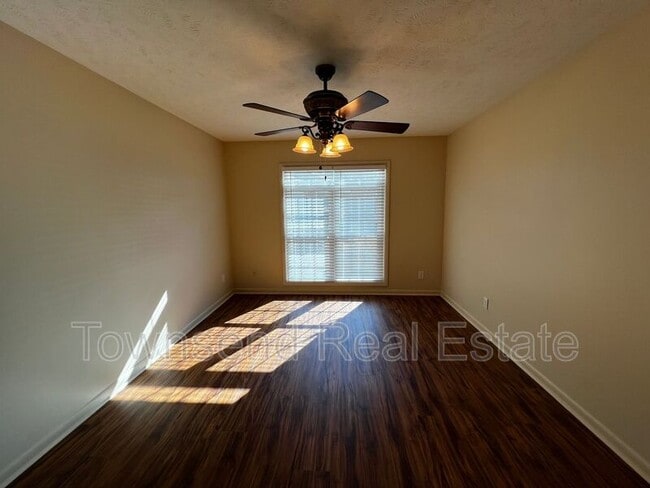 Building Photo - 2716 Helaman Ct