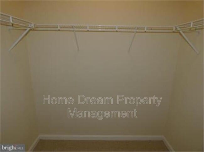 Building Photo - 2465 Army Navy Dr