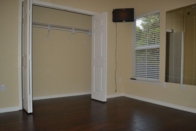 Building Photo - 3813 SW 91st Dr