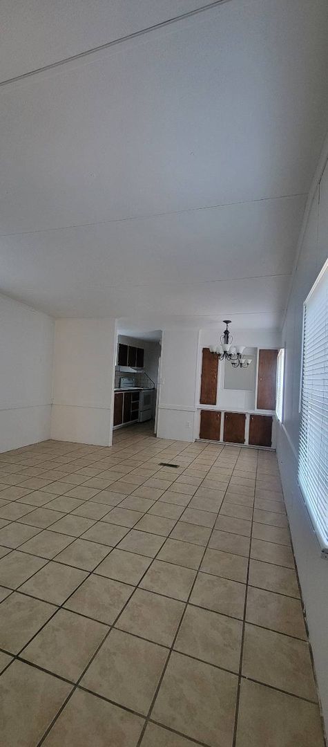 Building Photo - Ready to Move in