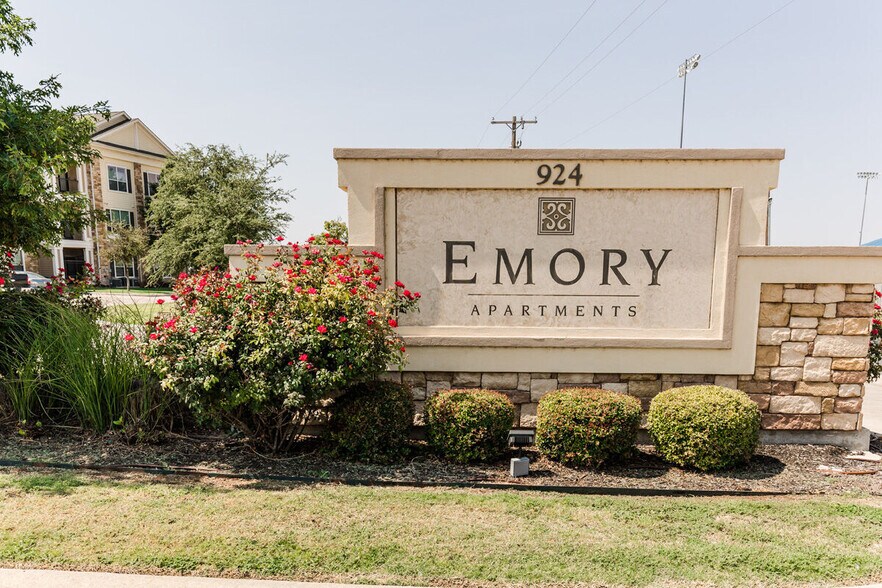 Emory 924 E Emory St Lubbock TX 79403 Apartment Finder