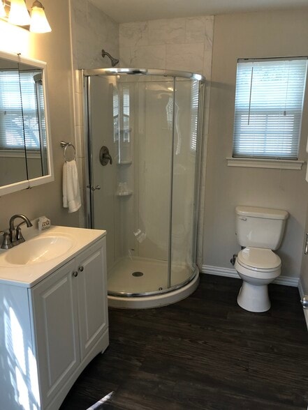 Master Bath, stand up shower - 10211 Galway Dr