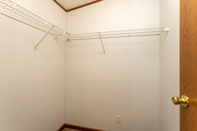 Building Photo - Charming Home on a Spacious Lot with No HOA!