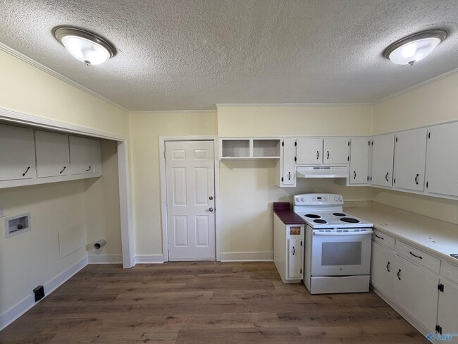 Building Photo - 1821 7th St SE