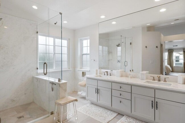 Building Photo - 142 Monaco Dr