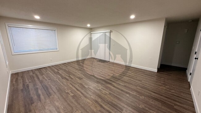 Building Photo - Campbell Duplex- #2025-1764