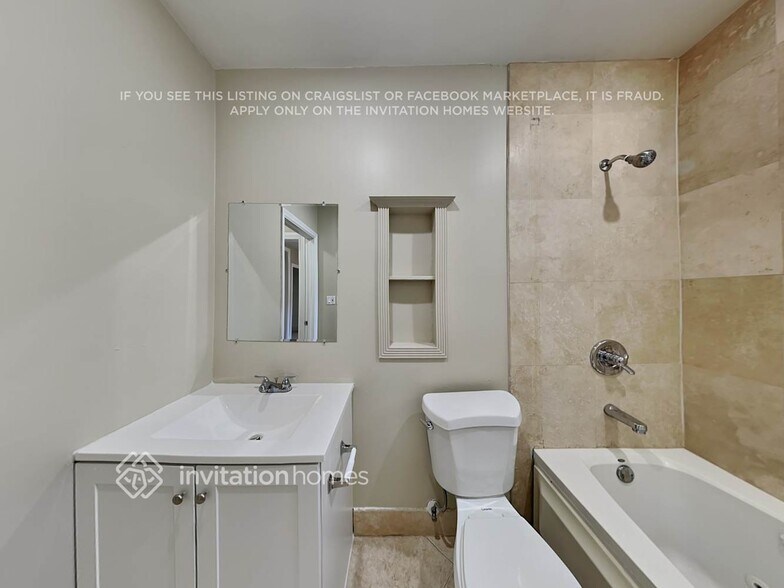 Building Photo - 10840 SW 32nd St