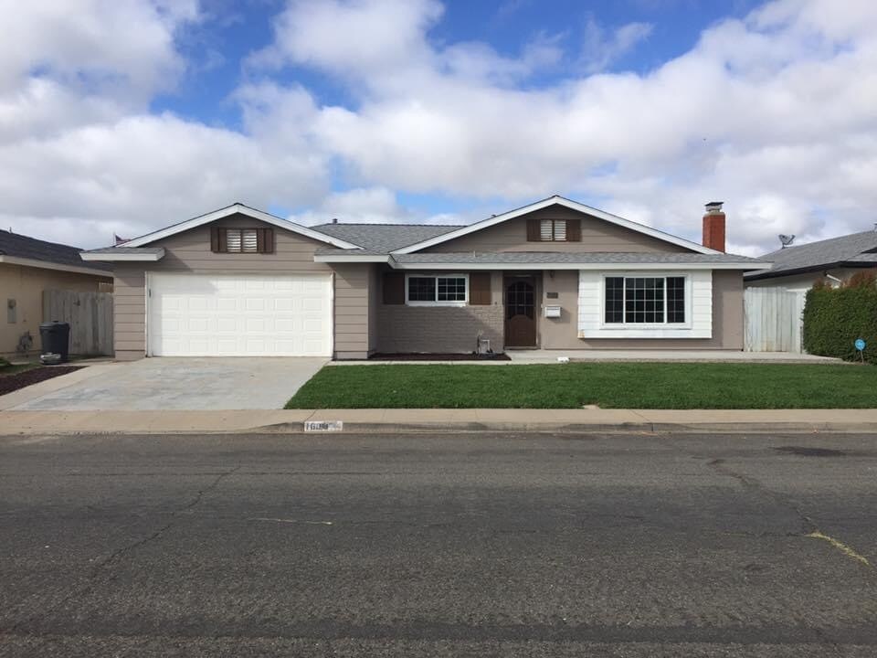 Building Photo - 1630 Ionian St