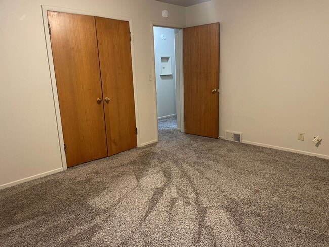 Building Photo - Now renting 3 bedroom House