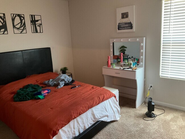 Building Photo - 511 Morning Mist Rd