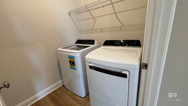 Building Photo - 452 Parkerman Ave