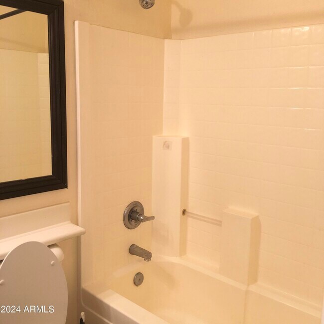 Building Photo - 2533 W Apollo Rd