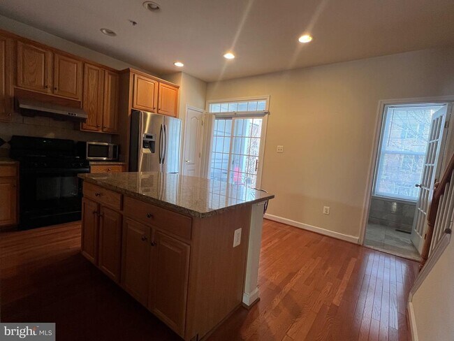 Building Photo - 604 Ridgemont Ave