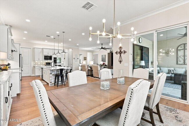 Building Photo - 1118 E Paseo Way