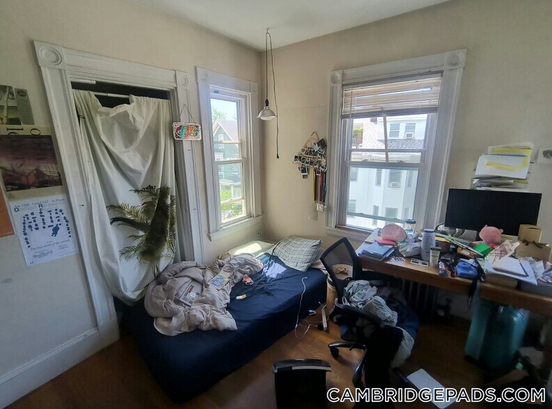 Building Photo - 1590 Cambridge St