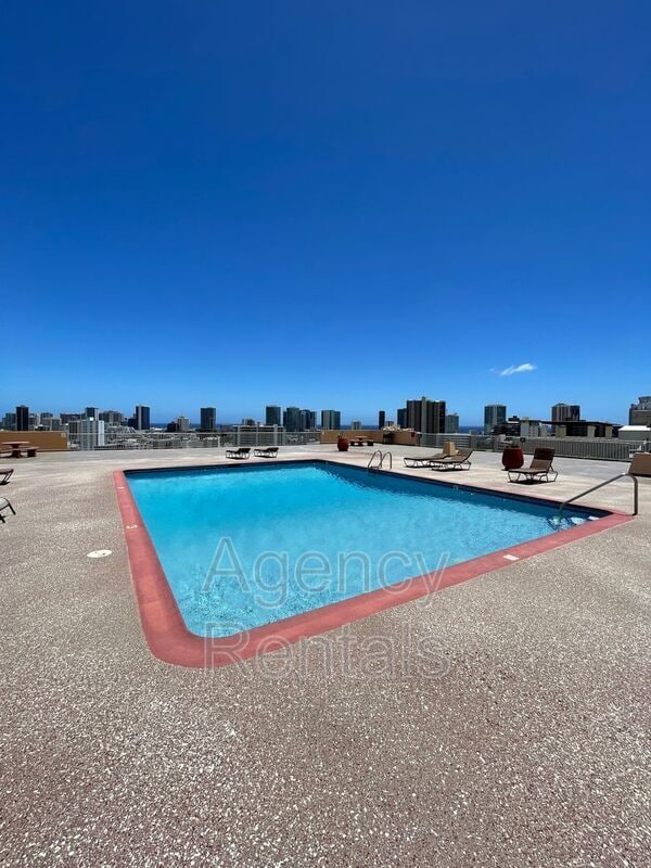 Building Photo - 1031 Maunaihi Pl