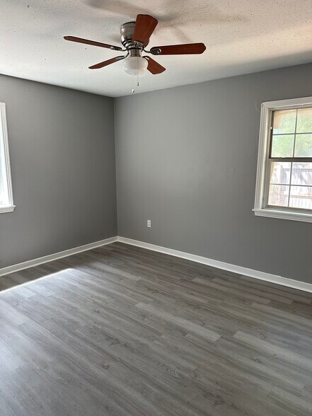Bedroom - 329 St Paul St