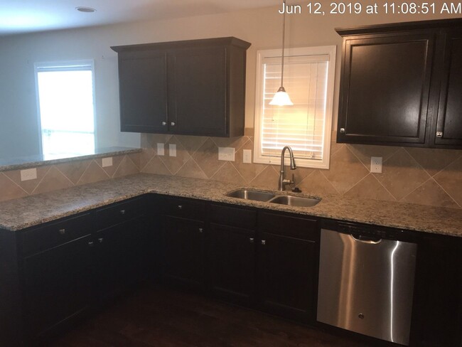 Building Photo - 124 Sorrel Ct