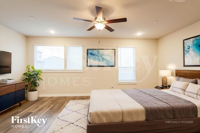 Building Photo - 345 N Centro Cir