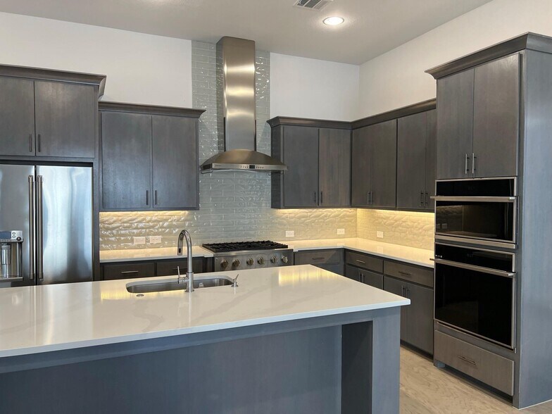 Building Photo - 7706 Element Ave