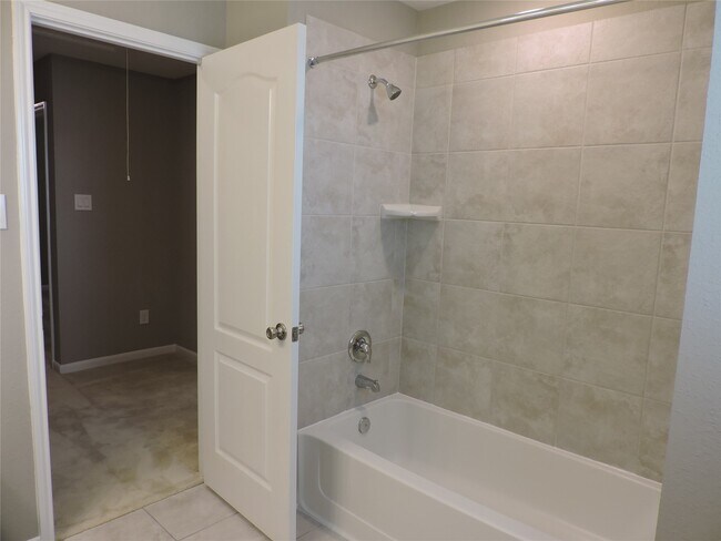 Building Photo - 1102 Upton Ct