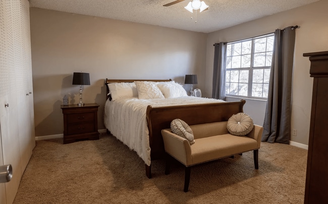 Building Photo - 5515 Country Dr