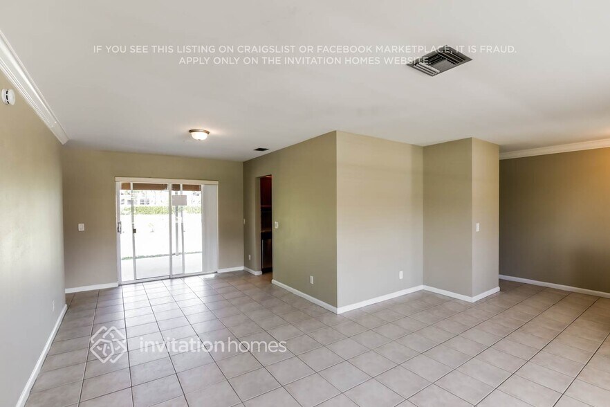 Building Photo - 1382 Woodcrest Rd E