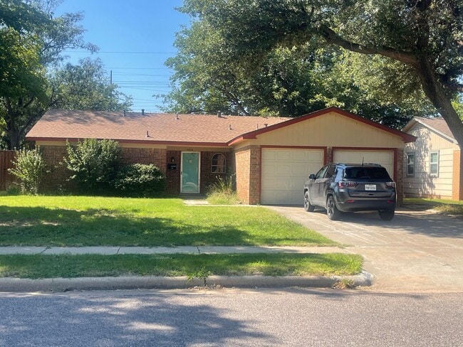 Primary Photo - Great House