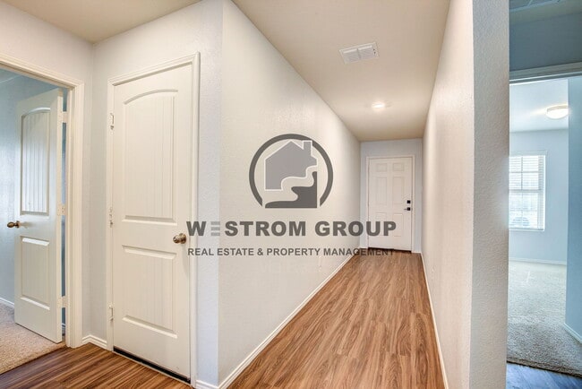 Building Photo - 404 Falling Star Dr