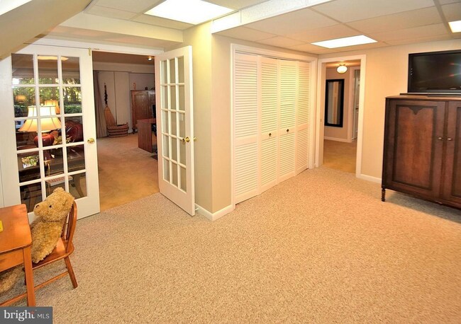 Building Photo - 610 John Marshall Dr NE