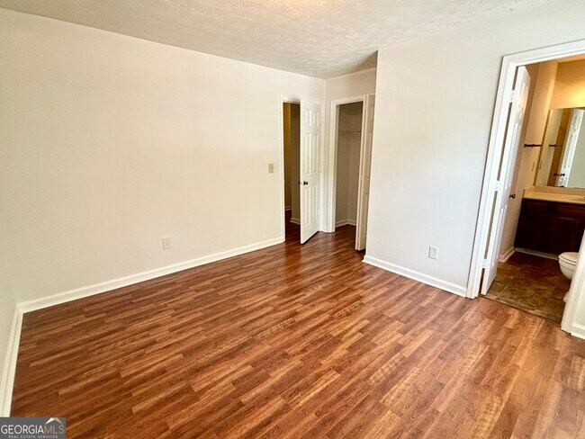 Building Photo - 4383 Redgate Rd